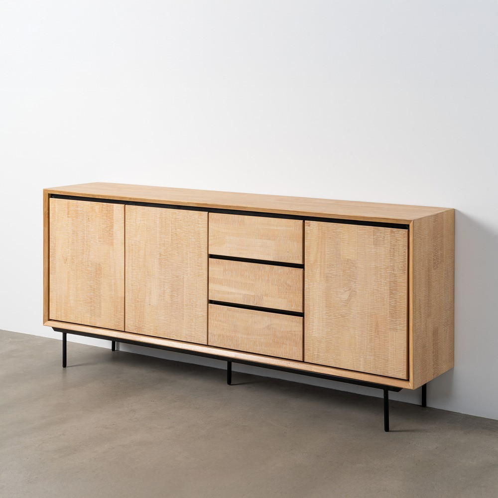 Aparador de tres cajones y dos puertas en madera de caucho natural y metal negro 200 x 86,5 x 40 cm