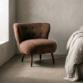 Sillón de salón tapizado en tejido borreguito marrón 78 x 72 x 77 cm