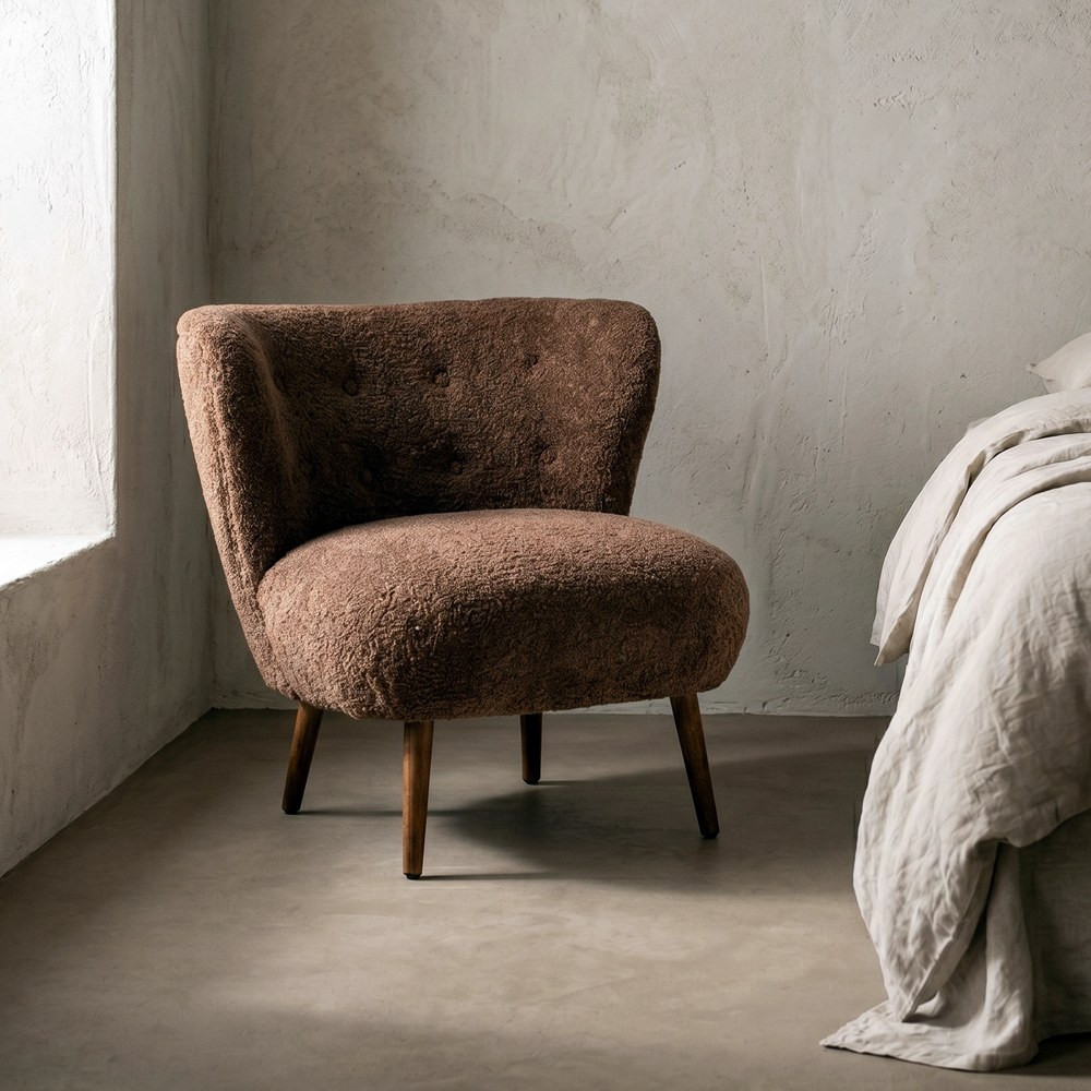Sillón de salón tapizado en tejido borreguito marrón 78 x 72 x 77 cm