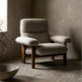 Sillón de salón con brazos tapizado en tejido bouclé beige y madera 97 x 80 x 86 cm