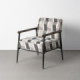 Sillón butaca tapizada geométrica gris y madera vista 64,5 x 81 x 76 cm