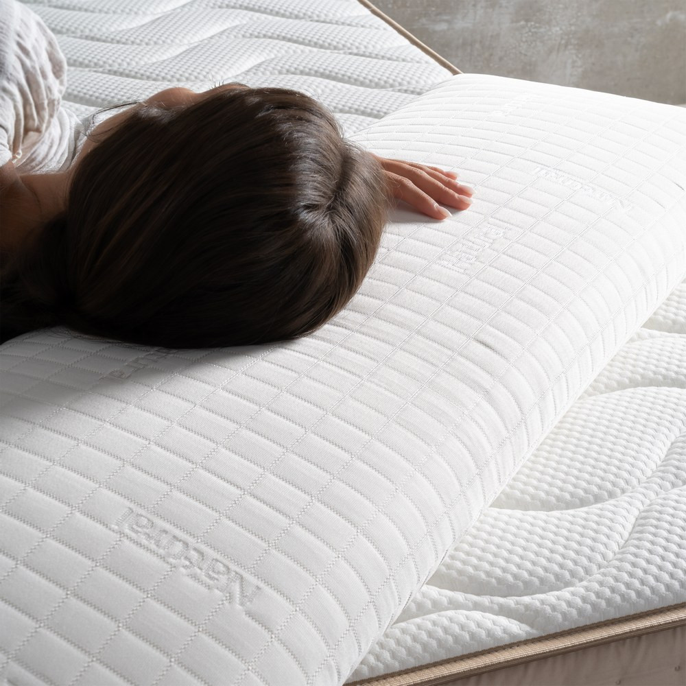 Almohada viscoelástica inyectada para cama 150 con funda stretch 150 x 10 x 38 cm