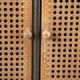 Gebogener Metall-Sideboard Malena in Naturfarben und Schwarz, Griffe.